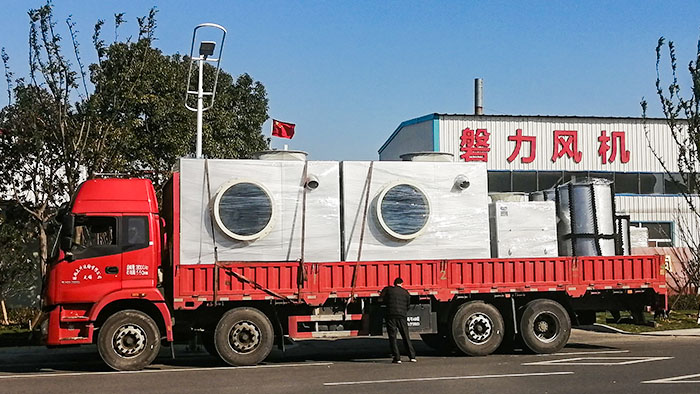 風(fēng)機(jī)廠(chǎng)家:磐力出貨三臺(tái)昆山箱式玻璃鋼離心風(fēng)機(jī)低噪音