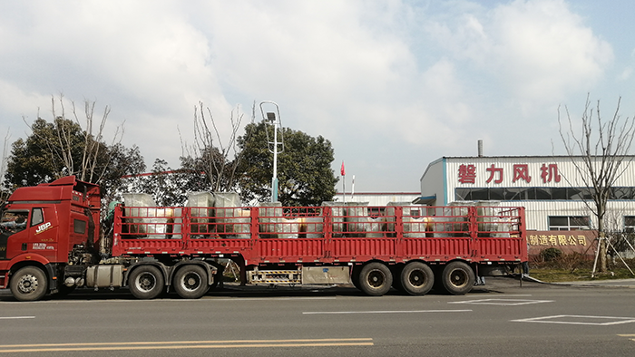 風(fēng)機(jī)廠(chǎng)家:磐力風(fēng)機(jī)出貨九臺(tái)寧波玻璃鋼風(fēng)機(jī)