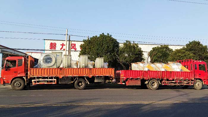 風(fēng)機(jī)廠(chǎng)家:磐力風(fēng)機(jī)十臺(tái)玻璃鋼風(fēng)機(jī)運(yùn)往上海酸洗廢氣項(xiàng)目