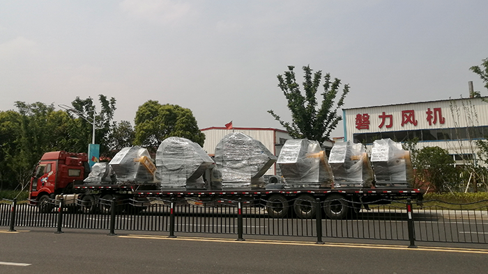 風(fēng)機(jī)廠(chǎng)家:蘇州磐力專(zhuān)車(chē)運(yùn)送八臺(tái)洛陽(yáng)離心通風(fēng)機(jī)