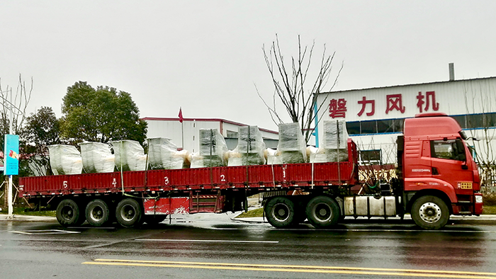 風(fēng)機(jī)廠(chǎng)家:運(yùn)往八臺(tái)山西全玻璃鋼通風(fēng)機(jī)由蘇州磐力發(fā)出